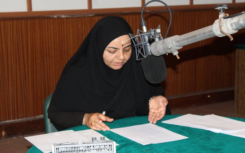 رادیو کرمان صدای اهل آبادی راپخش می‌کند