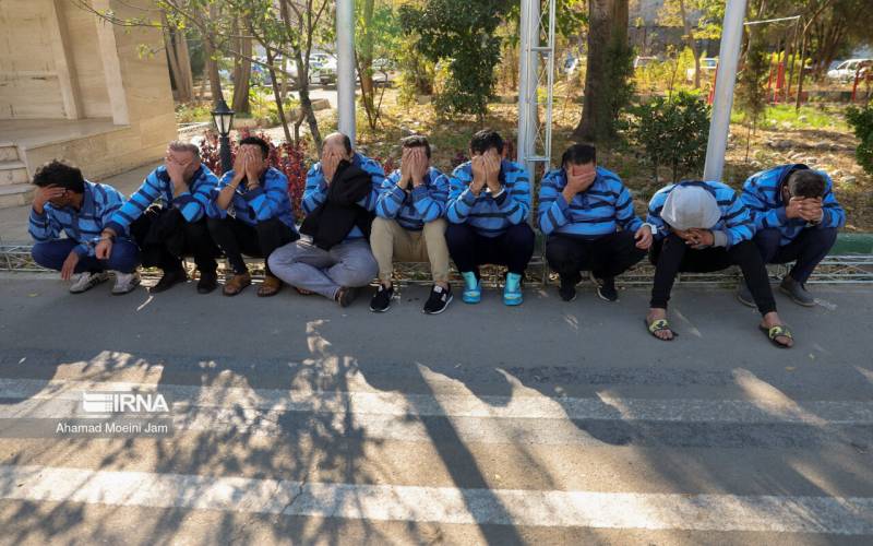 ۶۸ خرده‌فروش مواد و ۱۳ متهم تحت تعقیب در جیرفت دستگیر شدند