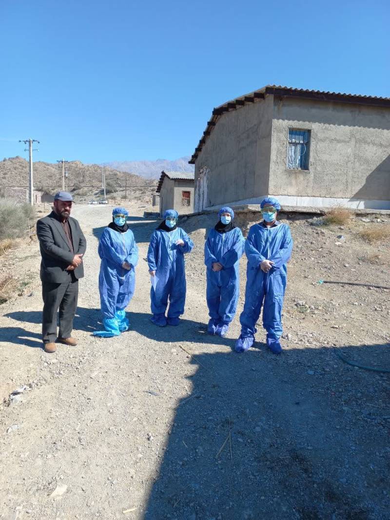 بازدید كارشناس بخش تحقیقات علوم دامی مركز تحقیقات و آموزش كشاورزی و منابع طبیعی جنوب استان كرمان از واحدهای مرغداری گوشتی در حوزه جیرفت