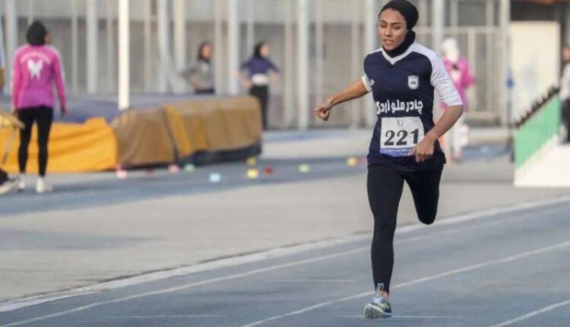 به‌دلیل نبود تیم دوومیدانی در کرمان با چادرملو قرارداد بستم