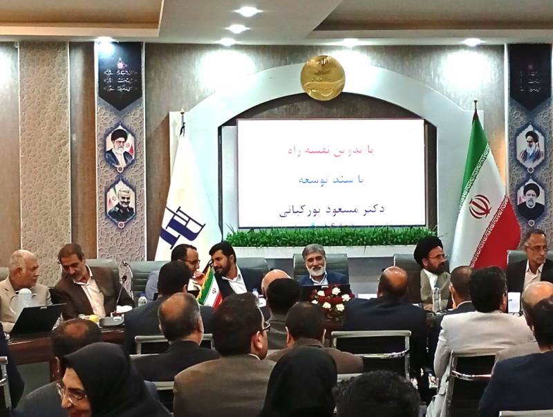 نشست همفکری اعضای شورای وحدت کرمان با نمایندگان منتخب برگزار شد