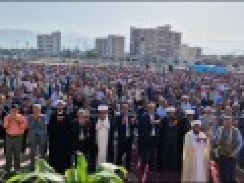 نماز عید فطر جیرفتی‌ها به شکرانه یک ماه بندگی