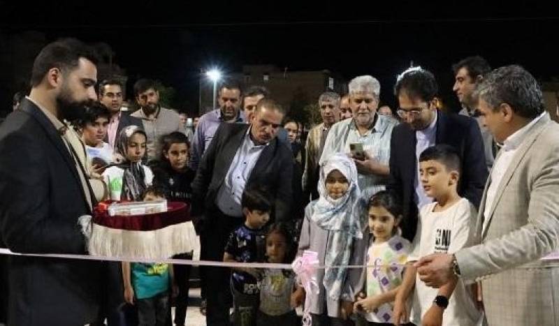 بوستان «دختر کاپشن صورتی» در کرمان به بهره‌برداری رسید