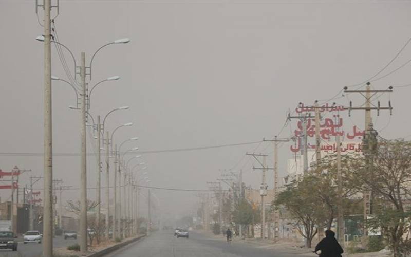 غبارآلودی آسمان کرمان؛ کاهش دید و کیفیت هوا در چند شهرستان