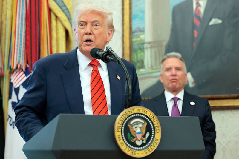 خوشحالم اعلام کنم که هند و پاکستان با آتش‌بس فوری موافقت کرده‌اند