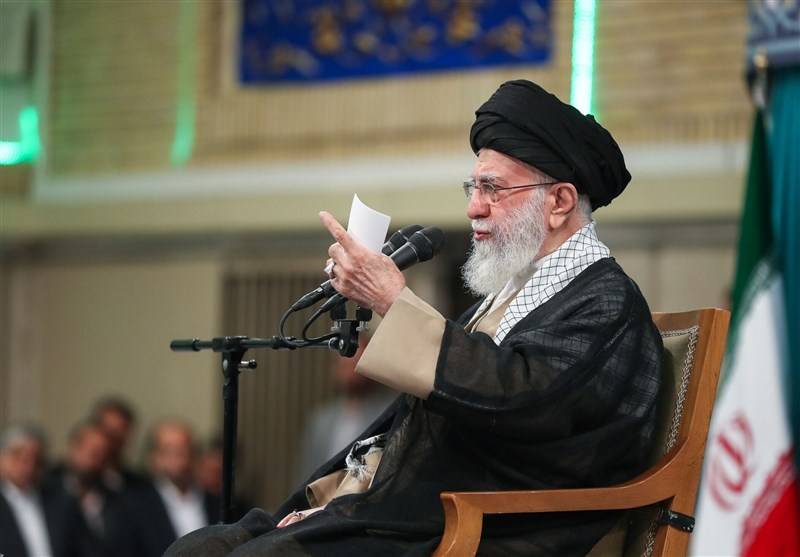 انتقاد امام خامنه‌ای از لغو ممنوعیت واردات کالای مشابه داخلی